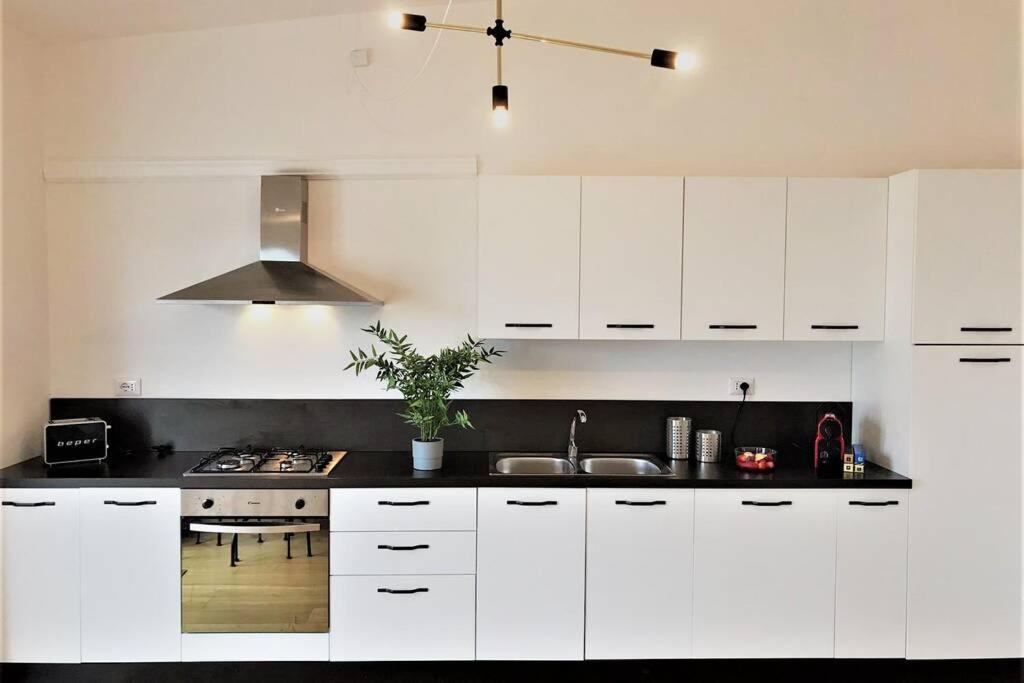 Luxus P4T Family 3 Bedroom With Pool, Tennis Court And Sauna Brindisi Eksteriør bilde