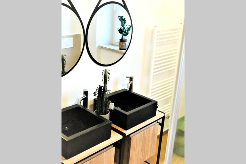 Luxus P4T Family 3 Bedroom With Pool, Tennis Court And Sauna Brindisi Eksteriør bilde