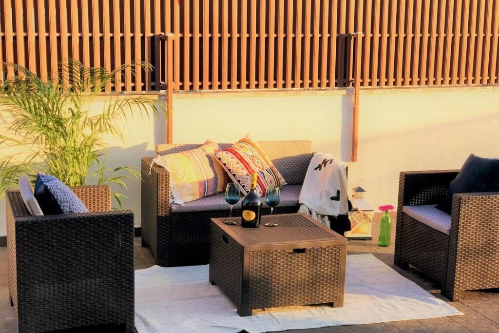 Luxus P4T Family 3 Bedroom With Pool, Tennis Court And Sauna Brindisi Eksteriør bilde