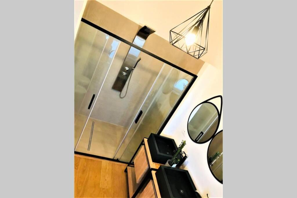 Luxus P4T Family 3 Bedroom With Pool, Tennis Court And Sauna Brindisi Eksteriør bilde