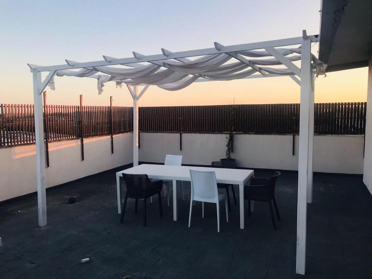 Luxus P4T Family 3 Bedroom With Pool, Tennis Court And Sauna Brindisi Eksteriør bilde