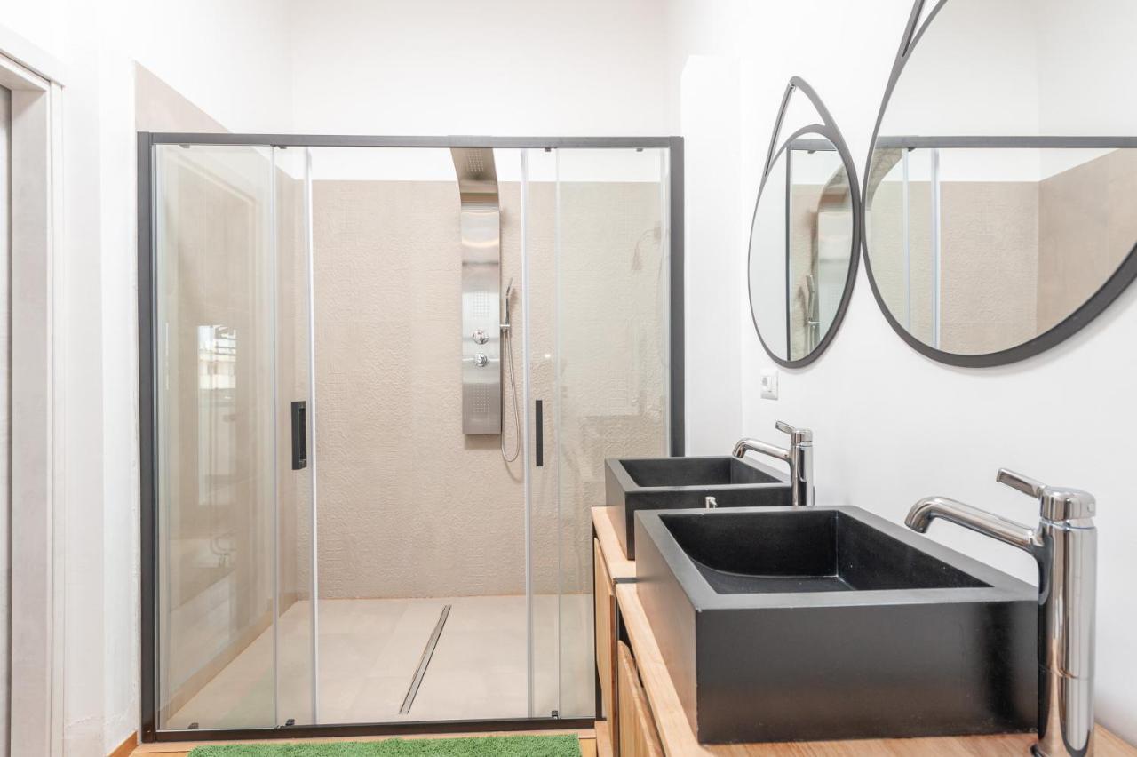 Luxus P4T Family 3 Bedroom With Pool, Tennis Court And Sauna Brindisi Eksteriør bilde