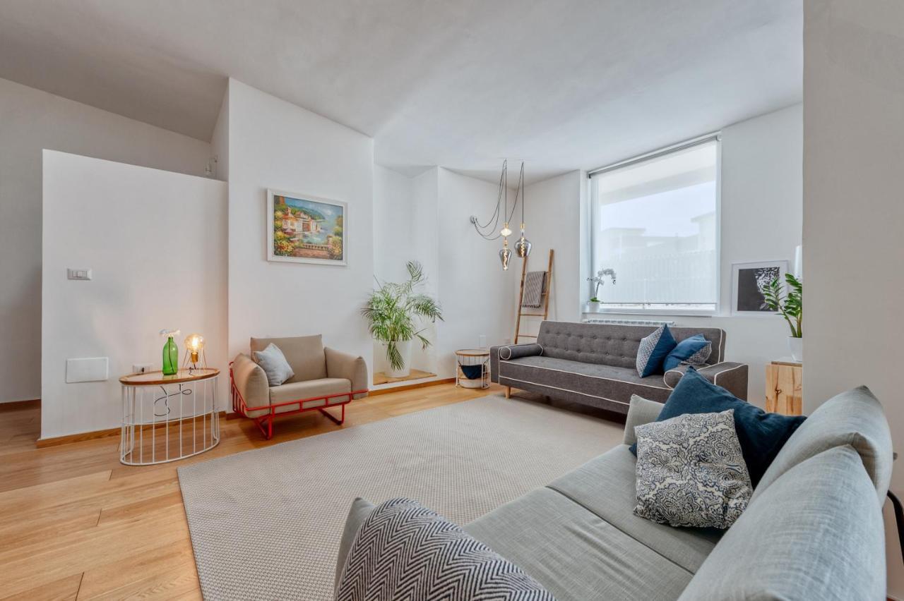 Luxus P4T Family 3 Bedroom With Pool, Tennis Court And Sauna Brindisi Eksteriør bilde