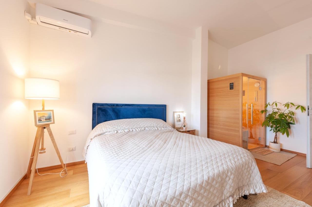 Luxus P4T Family 3 Bedroom With Pool, Tennis Court And Sauna Brindisi Eksteriør bilde