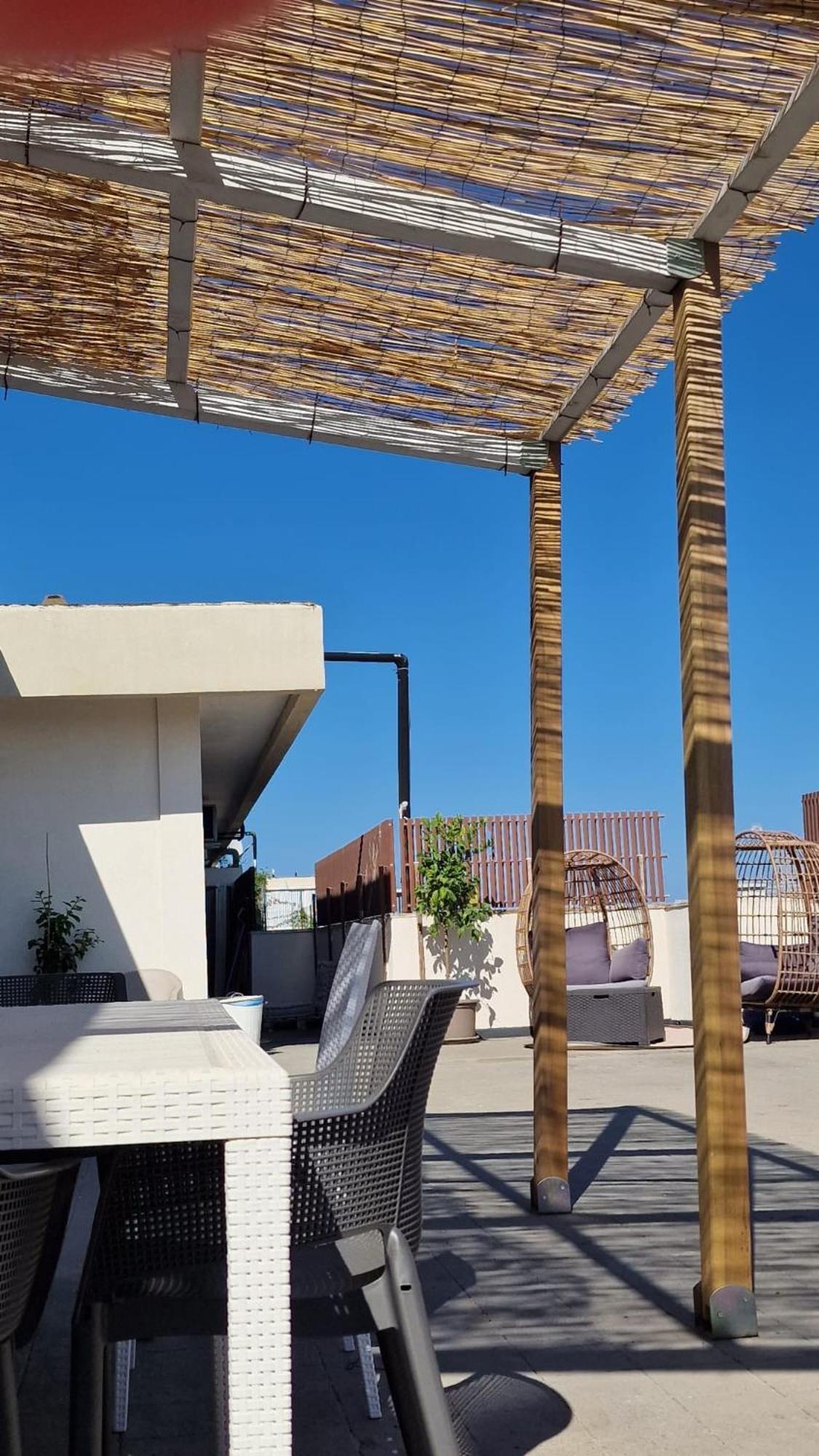 Luxus P4T Family 3 Bedroom With Pool, Tennis Court And Sauna Brindisi Eksteriør bilde